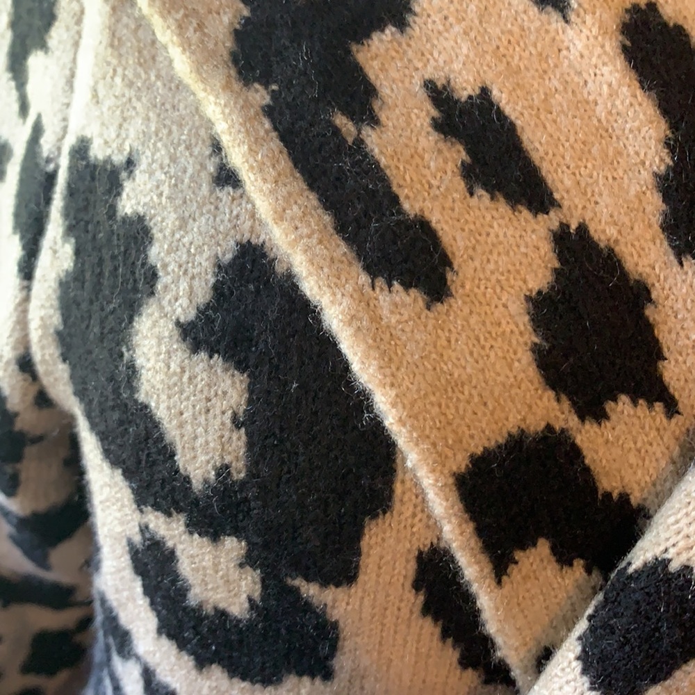 Wrap this Sweater around you for those Cold Winter Days. - Picture 7 of 15
